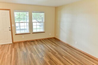 1115 W Swallow Rd in Fort Collins, CO - Foto de edificio - Building Photo