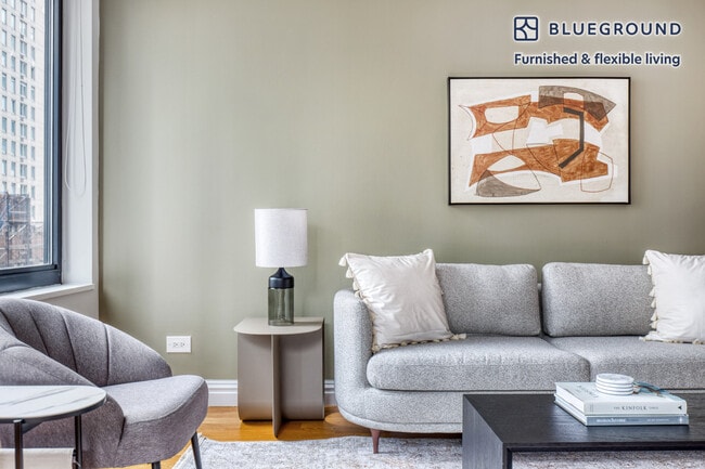 235 W 48th St in New York, NY - Building Photo - Building Photo