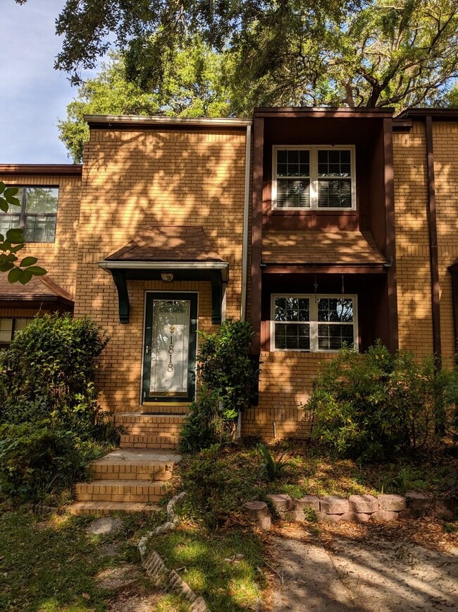 property at 1818 Larette Dr