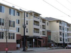 160 SE Washington St in Hillsboro, OR - Building Photo - Building Photo