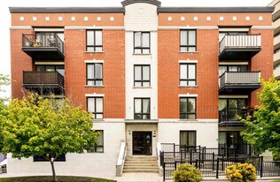 7923 Westover Ch in Cote-St-Luc, QC - Building Photo