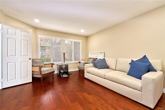 9 La Quinta in Irvine, CA - Building Photo - Building Photo
