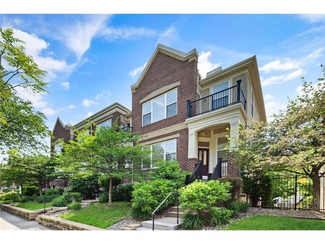 property at 5 N 4th Ave
