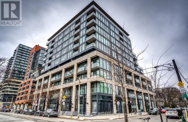 property at 8 Dovercourt Rd