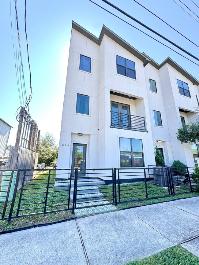 1613 Milby St in Houston, TX - Building Photo - Building Photo