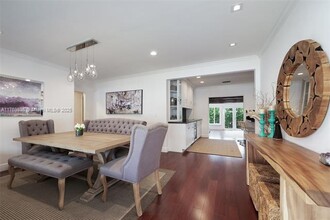 6134 SW 28th St in Miami, FL - Building Photo - Building Photo