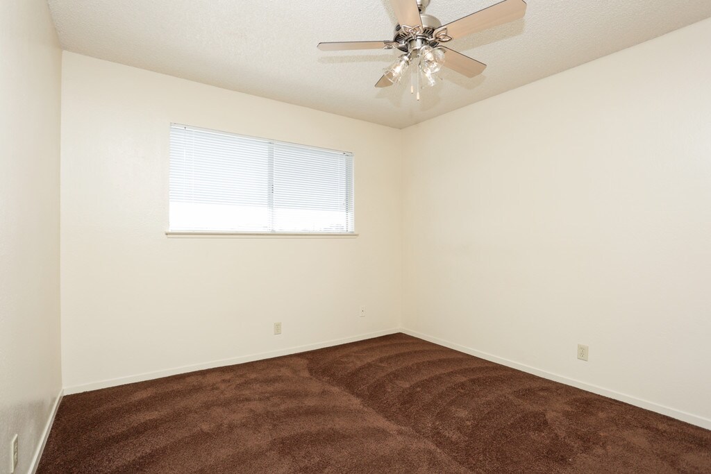 Granada Apartments in Clovis, CA