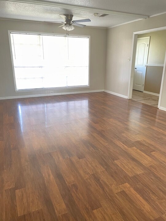 117 Whispering Pines Loop in Leesville, LA - Building Photo