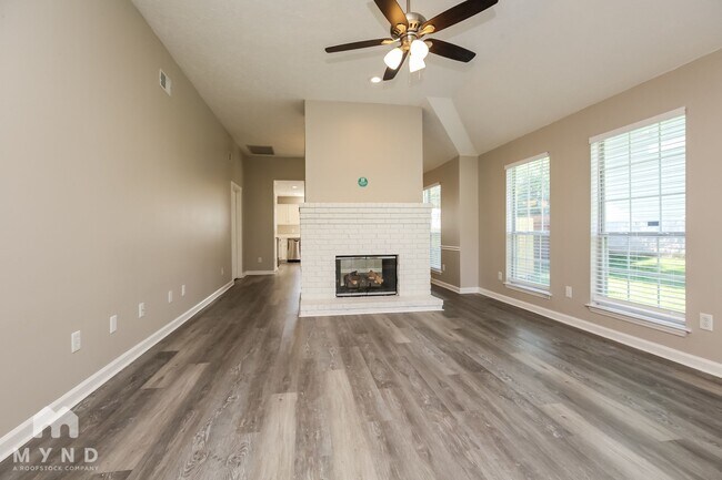 308 Pine Ridge Ln in La Vergne, TN - Building Photo - Building Photo