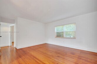 7701 SW 55th Ave in Miami, FL - Building Photo - Building Photo