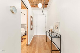 530 S Hewitt St in Los Angeles, CA - Foto de edificio - Building Photo