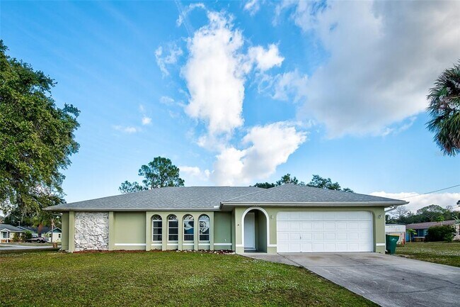 504 Vannell St in Port Charlotte, FL - Building Photo - Building Photo