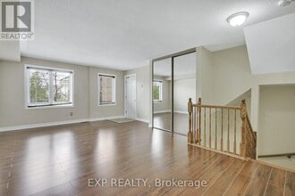 772 Chapman Mills Dr in Ottawa, ON - Building Photo - Building Photo