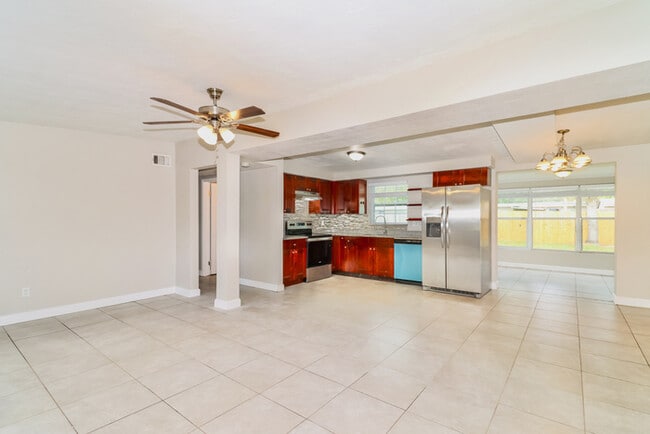 2250 Norman Dr in Clearwater, FL - Building Photo - Building Photo