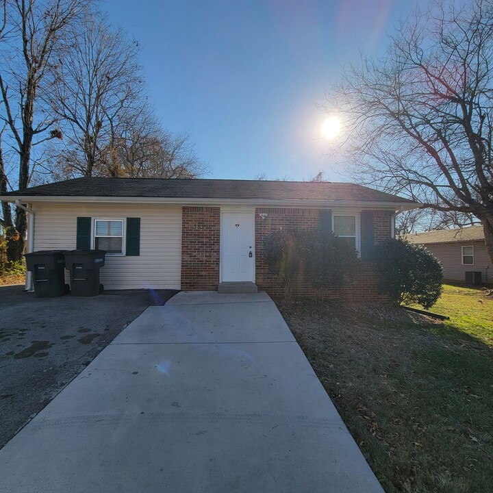 49 Stout St in Cookeville, TN - Building Photo