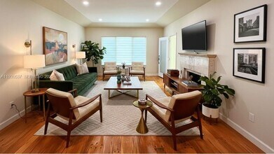 40 SW 30th Rd in Miami, FL - Building Photo - Building Photo