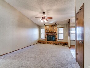 764 Okie Ridge Rd in Yukon, OK - Foto de edificio - Building Photo