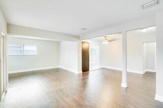 7421 Normandy St in Miramar, FL - Foto de edificio - Building Photo