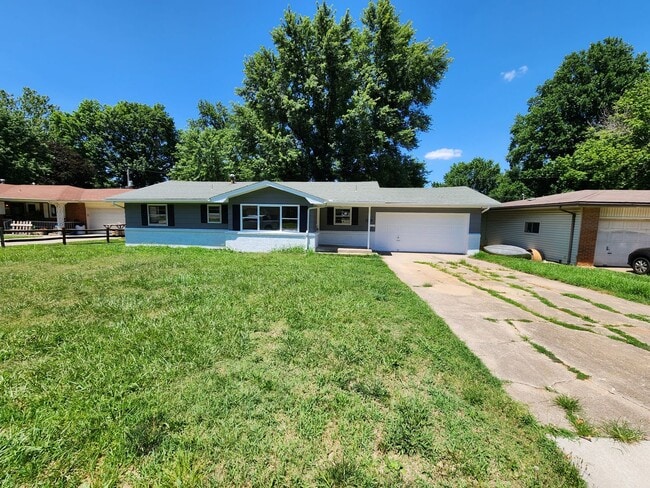 1133 E Edgewood St in Springfield, MO - Building Photo - Building Photo