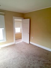 2641 1/2 Collis Ave in Huntington, WV - Foto de edificio - Building Photo