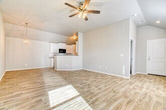 1005 St Cecil in Moore, OK - Building Photo - Building Photo