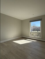 1575 Cherboneau Pl, Unit 12 in Detroit, MI - Building Photo
