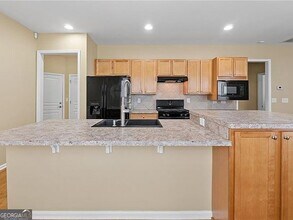 610 Larch Looper Dr in Griffin, GA - Building Photo - Building Photo