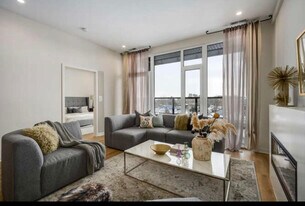 3207 N Narragansett Ave in Chicago, IL - Building Photo