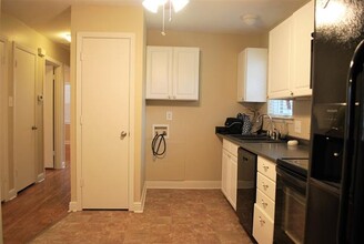 2005 Shawnee St in Denton, TX - Building Photo - Building Photo