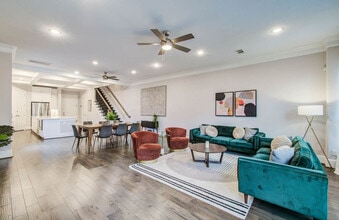 5530 Kiam St in Houston, TX - Building Photo - Building Photo