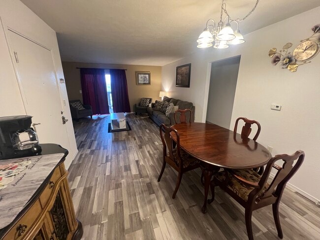 2907 Vineyards Pky, Unit Unit 4 in Branson, MO - Foto de edificio - Building Photo