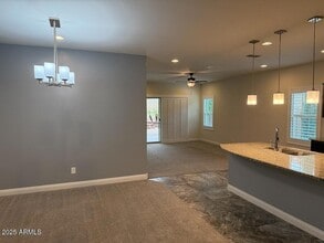 17550 W Buckhorn Trl in Surprise, AZ - Foto de edificio - Building Photo