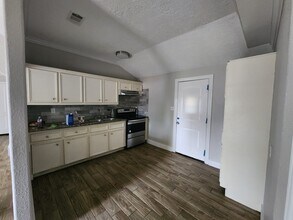 304 Truman St,, Unit B in Houston, TX - Foto de edificio - Building Photo