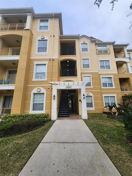 4802 Cayview Ave, Unit 102 in Orlando, FL - Building Photo