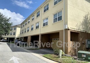 10144 Arbor Run Dr in Tampa, FL - Building Photo - Building Photo