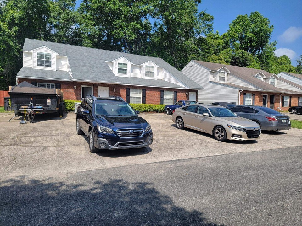1350 Castelnau Ct in Tallahassee, FL - Building Photo