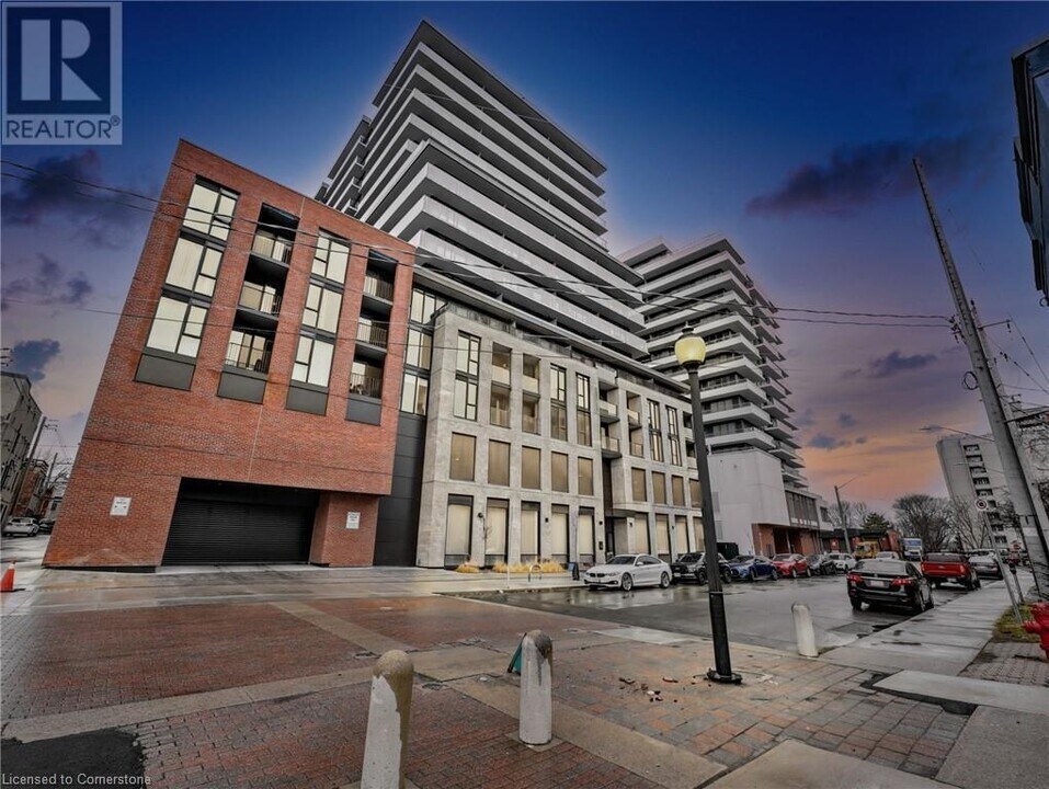 1 Jarvis St in Hamilton, ON - Building Photo