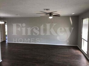 3922 SE 2nd Ave in Cape Coral, FL - Building Photo - Building Photo