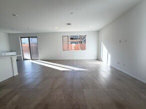 5975 Lindenberry Walk St in Las Vegas, NV - Building Photo - Building Photo