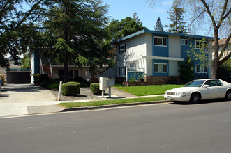 160 Towne Terrace in Los Gatos, CA - Building Photo - Building Photo