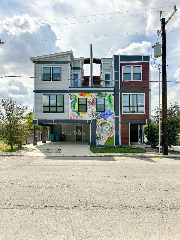 property at 225 S Pine St