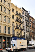 154 Chambers St in New York, NY - Building Photo - Building Photo