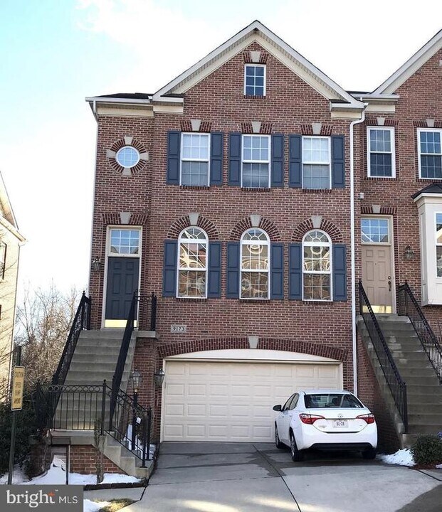 9173 Furey Rd in Lorton, VA - Building Photo