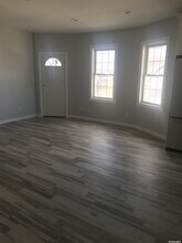 81 Marion St-Unit -2nd fl in Lynbrook, NY - Building Photo - Building Photo