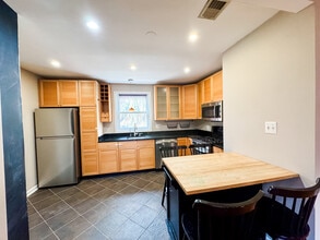 2963 Sycamore St in Alexandria, VA - Building Photo - Building Photo