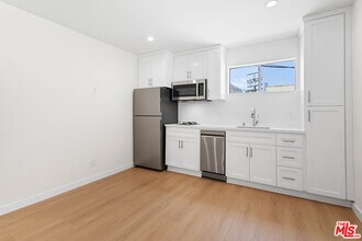 345 N Sycamore Ave in Los Angeles, CA - Building Photo - Building Photo