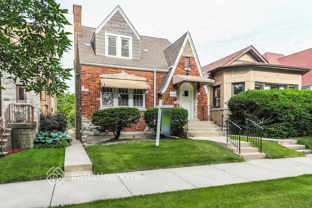 1636 N Nashville Ave in Chicago, IL - Building Photo