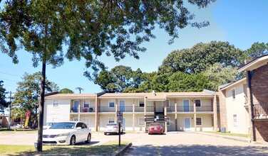 Landfair Apartments in Lafayette, LA - Building Photo - Building Photo