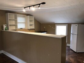 208 Ave A in El Campo, TX - Building Photo