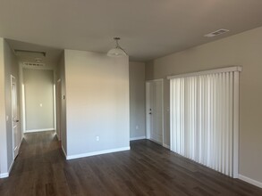 518 S Summit St in Visalia, CA - Building Photo - Building Photo